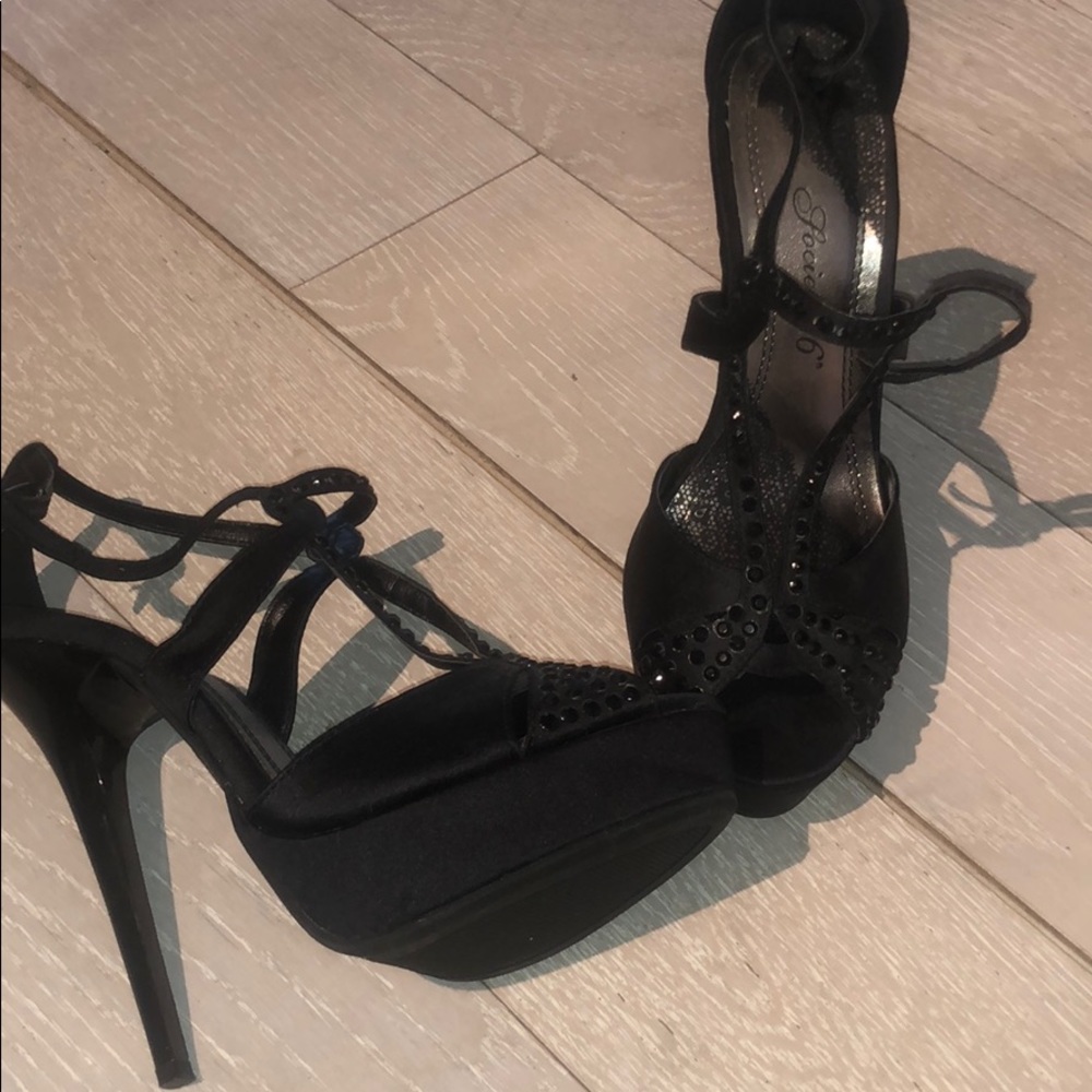 Black strap heels!